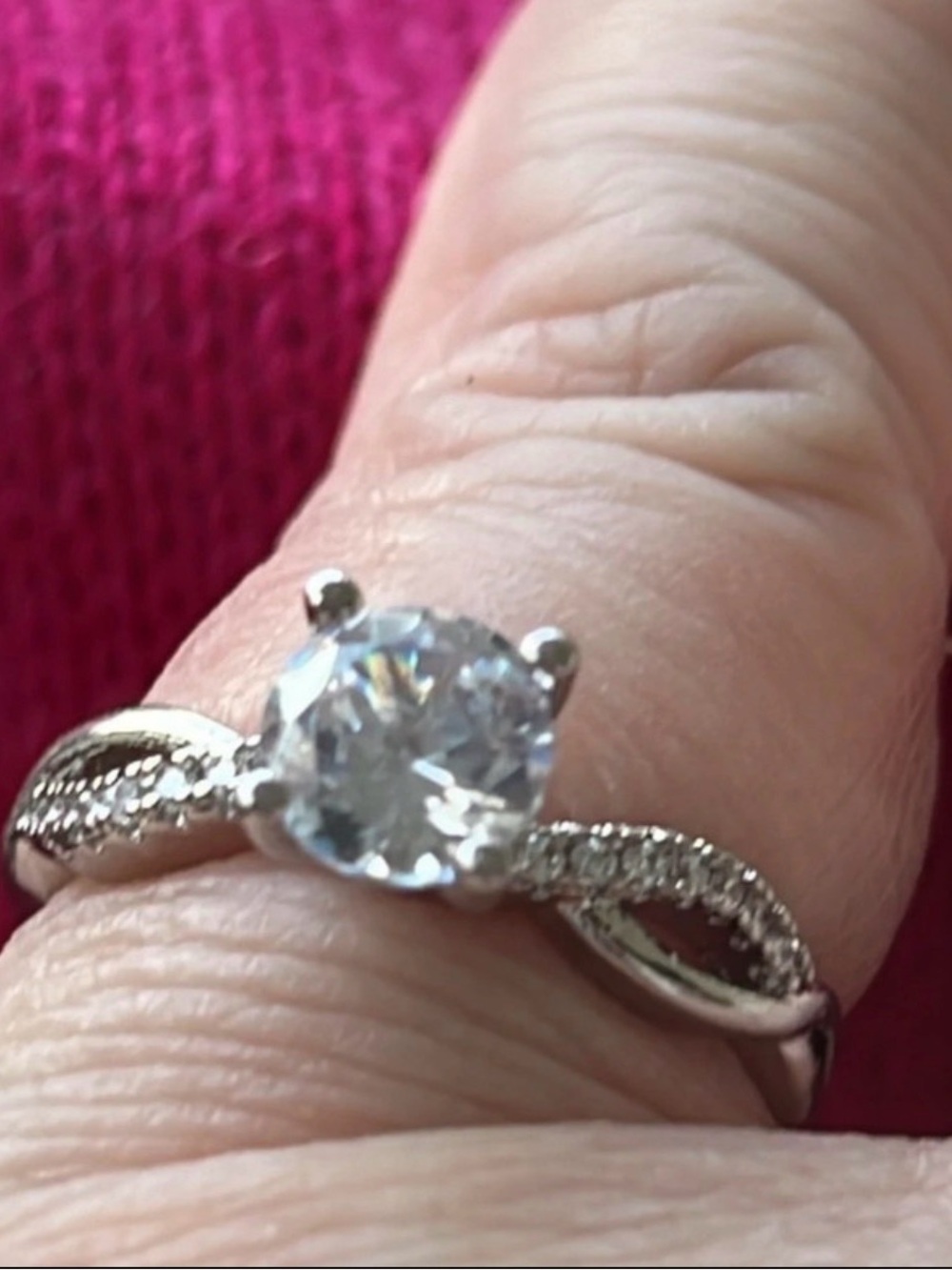 Moissanite One Carat Solitaire Twist Ring size 7